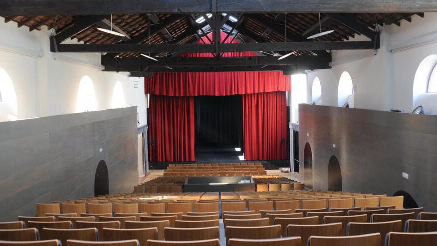 Follonica, un bando europeo per gestire il teatro fonderia Leopolda
