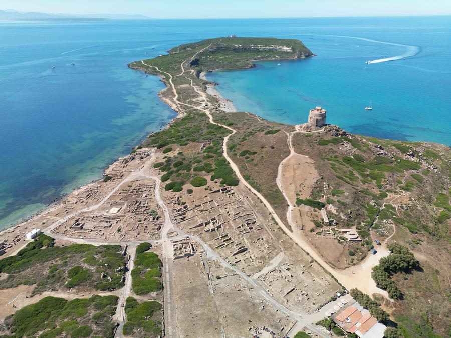 
	Una panoramica di Tharros e della penisola del Sinis

