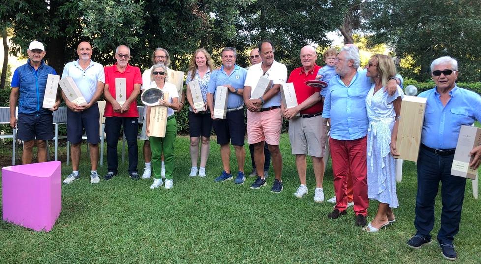Nella foto, il gruppo dei premiati al Trofeo Barone Pizzini 2022