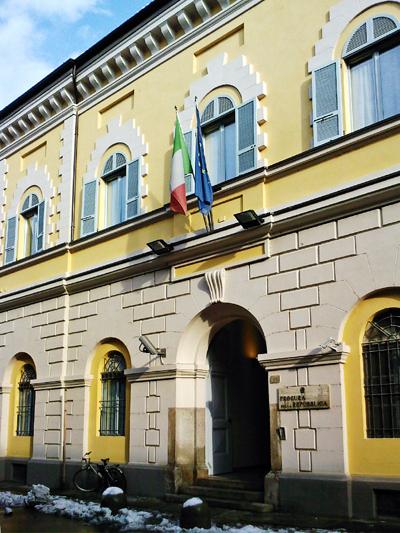 
	La sede della Procura di Piacenza, che ha aperto un fascicolo contro ignoti per la diffusione illecita del video senza il consenso della persona offesa. Il reato &egrave; l&rsquo;articolo 734 bis del Codice Penale

