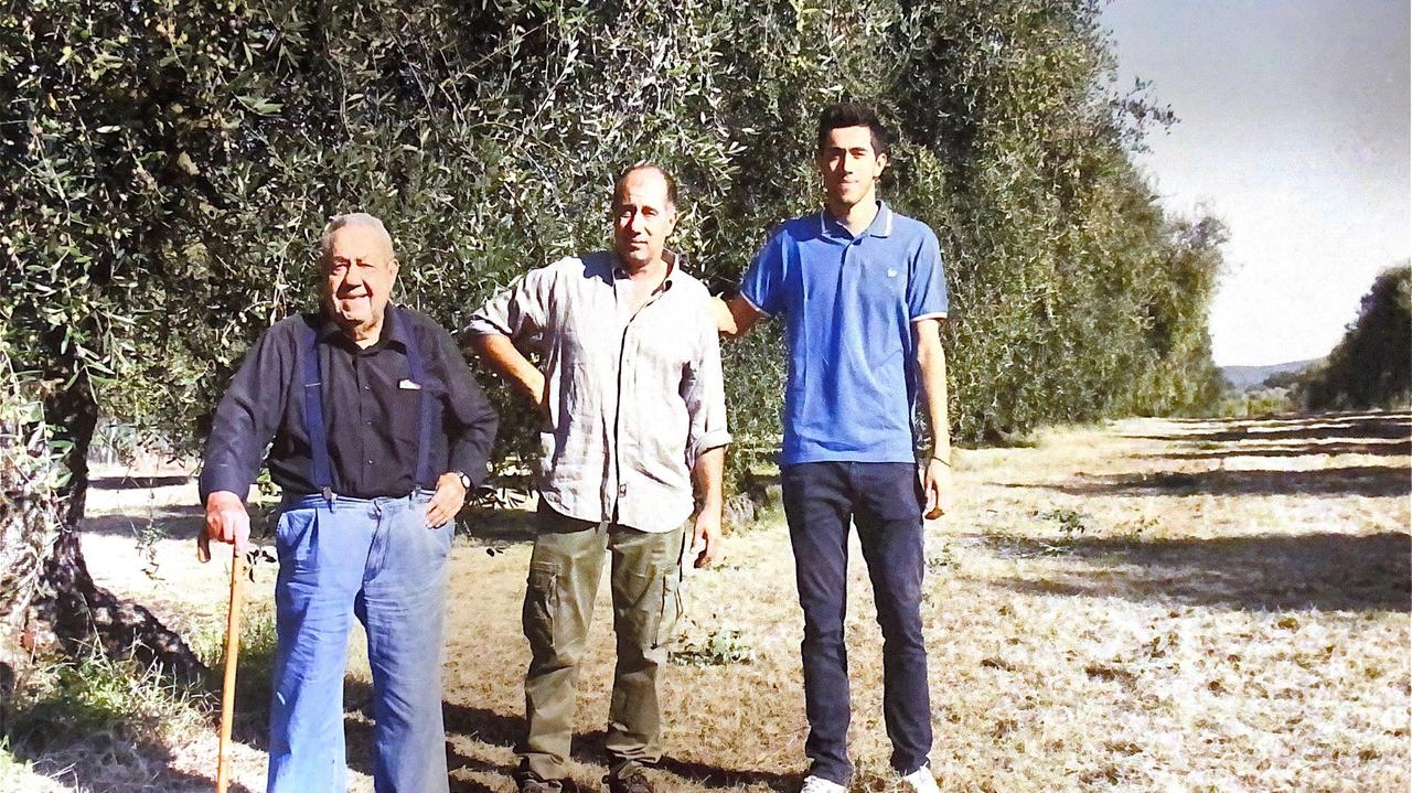 I Serni da tre generazioni gestiscono l’azienda di famiglia. Da sinistra Attilio,Fabrizio e il figlio