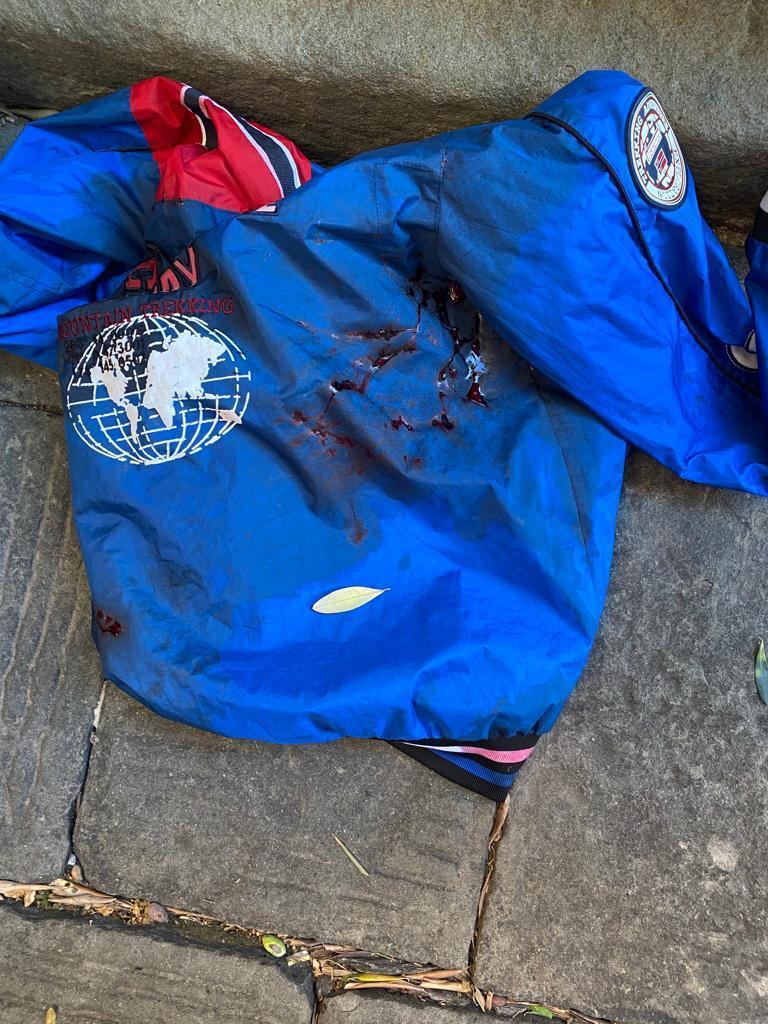 Rapina violenta in centro a Pisa, è caccia a una coppia