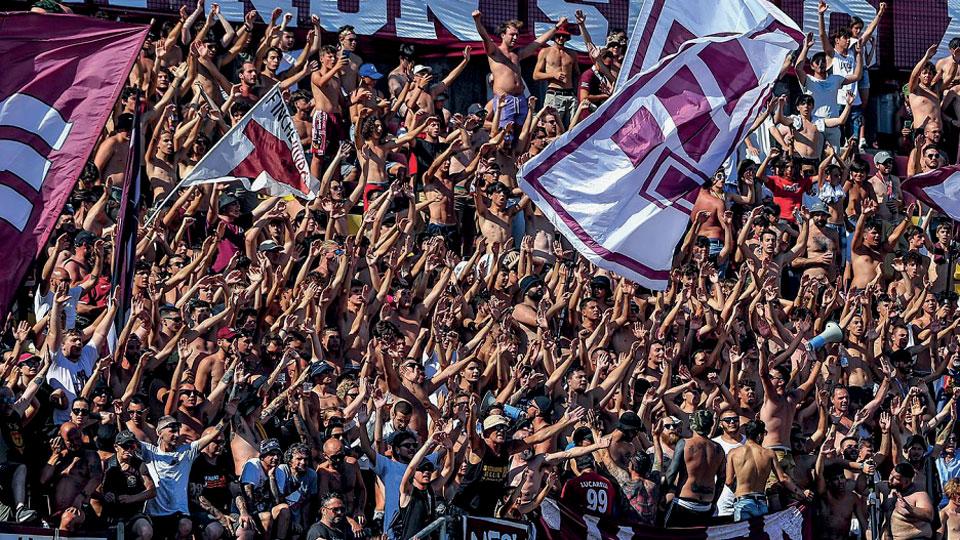 «Sto con te, sempre e comunque»: parte la campagna abbonamenti del Livorno. Tutte le informazioni