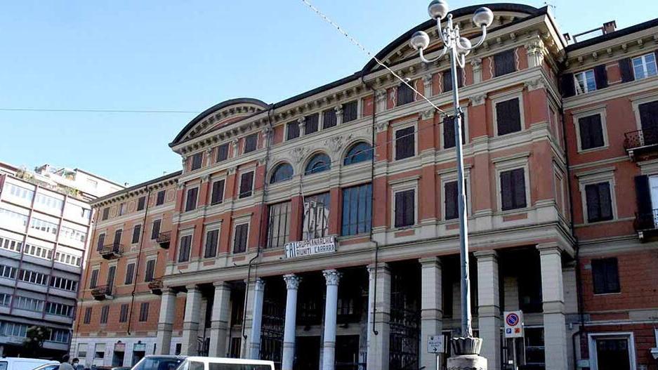«Il Politeama? Sarebbe meglio abbatterlo» La frase choc dell’assessore alla cultura