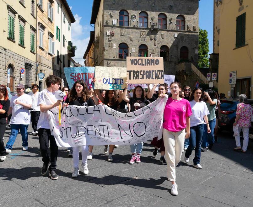 Il Lorenzini è senza moduli d’emergenza: il liceo viene diviso in tre sedi