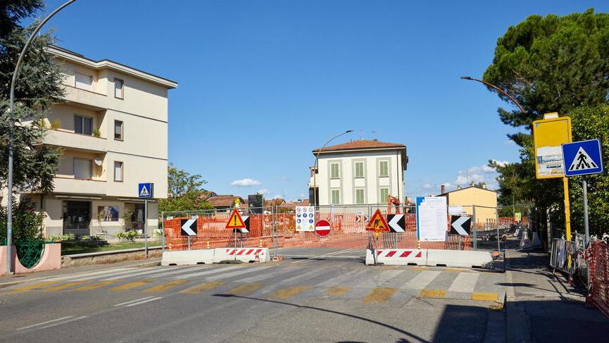 Disagi per i cantieri in contemporanea: «A settembre il traffico andrà nel caos»