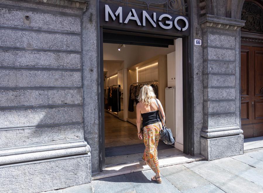Modena, aria condizionata “selvaggia” ed ecco le prime multe ai negozi
