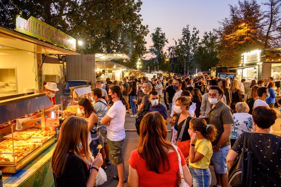 Al Novi Sad 41121 Modena Street Festival tre giorni dedicati ai camion per i buongustai