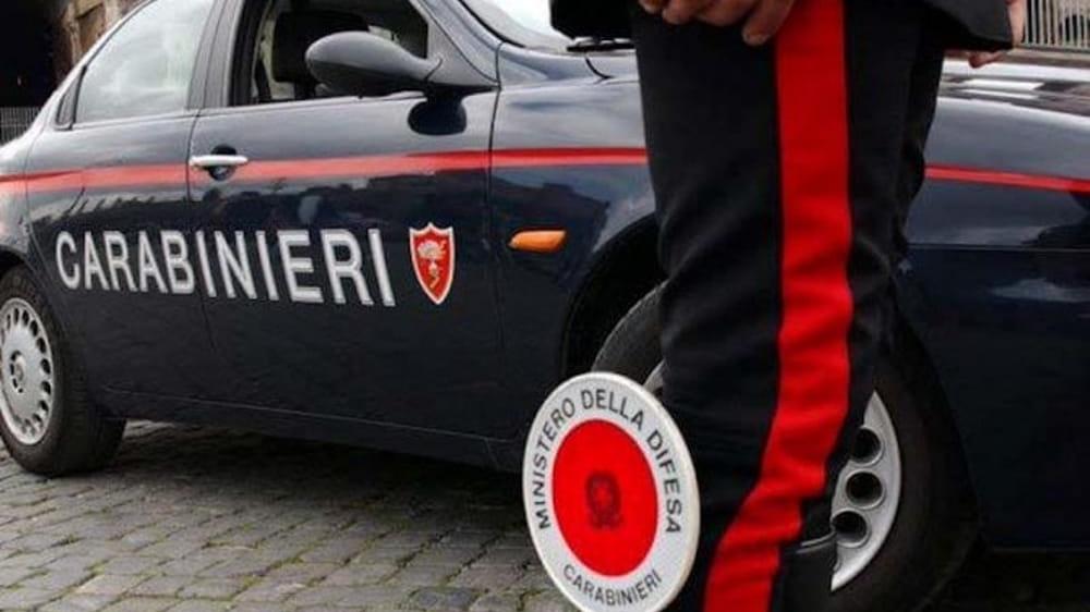 Fiorano. Tentano di rubare una televisione facendola scivolare sotto alle casse