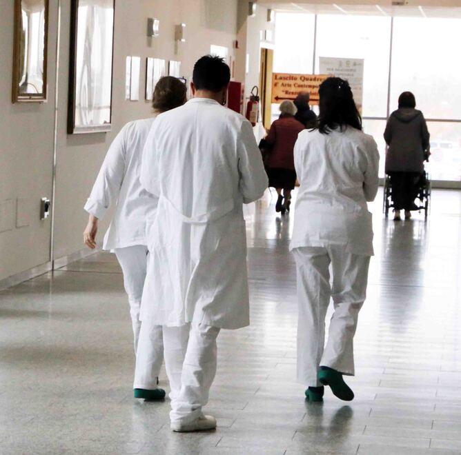 Unife, più posti per Infermieristica meno per Medicina. Tirocini “allargati” 