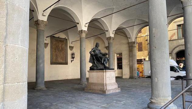 Ordinanza anti bivacco in centro: «Vogliamo tutelare il decoro di Lucca»