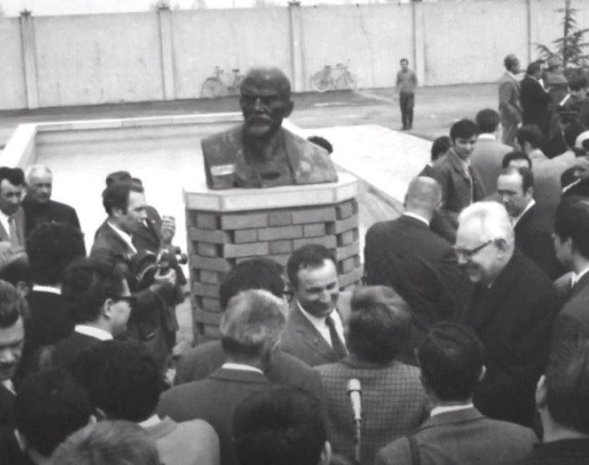 Il busto di Lenin di Cavriago e la lotta ai simboli comunisti