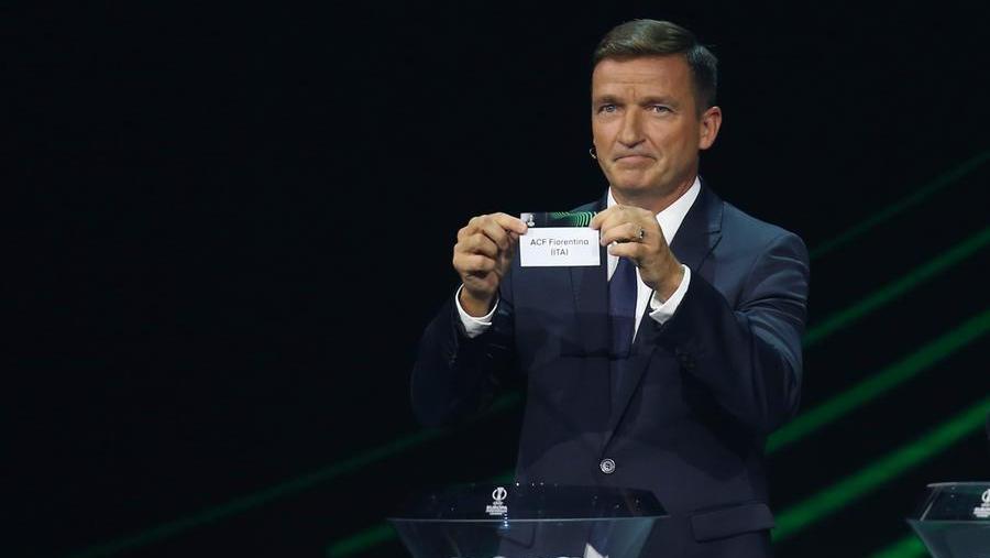 Il nome della Fiorentina esce dall'urna dei sorteggi di Conference League