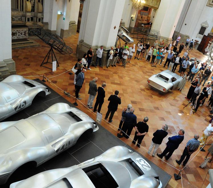 Modena La carrozzeria si fa opera d’arte se a “scolpirla” sono i battilastra 