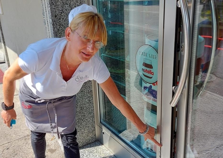 Modena Scassinano la porta di “Slurp” per portare via 100 euro dalla cassa 