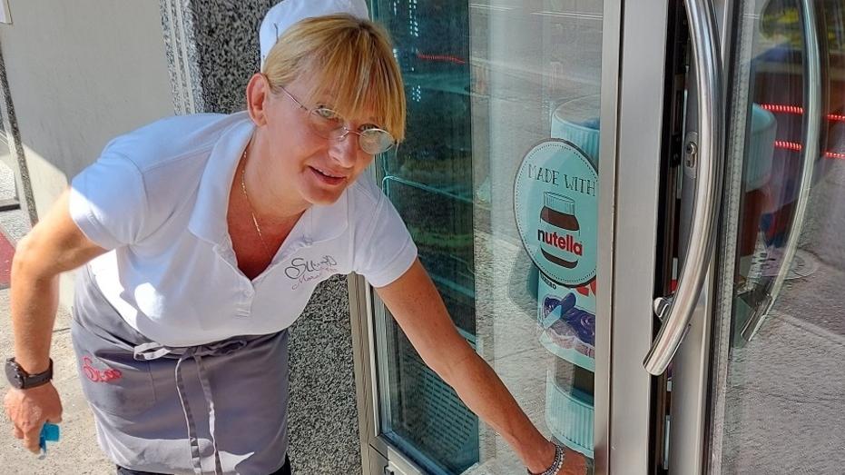 Modena Scassinano la porta di “Slurp” per portare via 100 euro dalla cassa