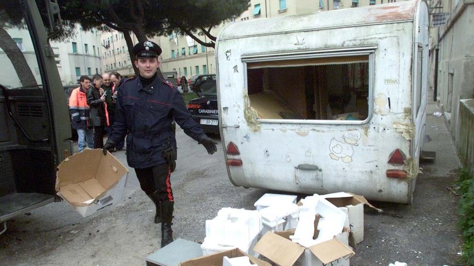 Fra abusivi, guai e disagio sociale: alla Guglia non c’è “casa”, solo un tetto