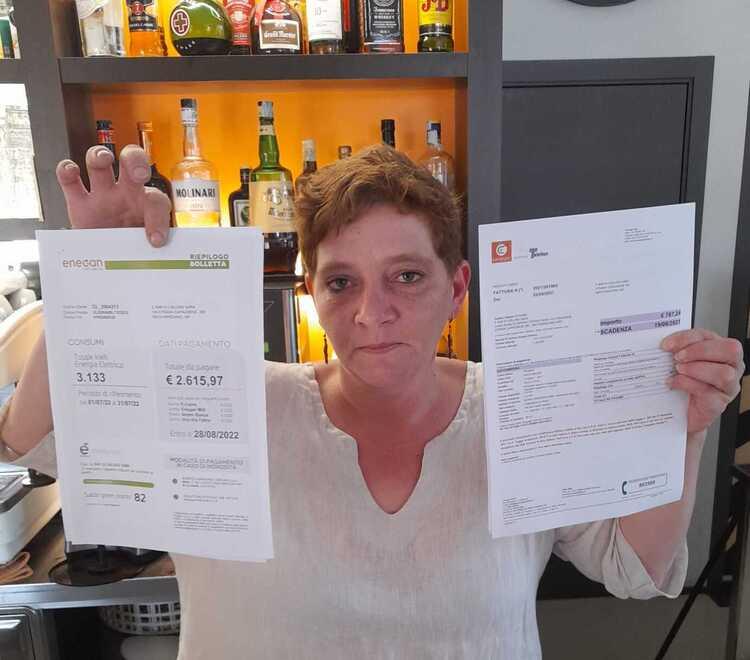 Maxi bolletta della luce al bar: «Pronta a chiudere ma io non la pago» 