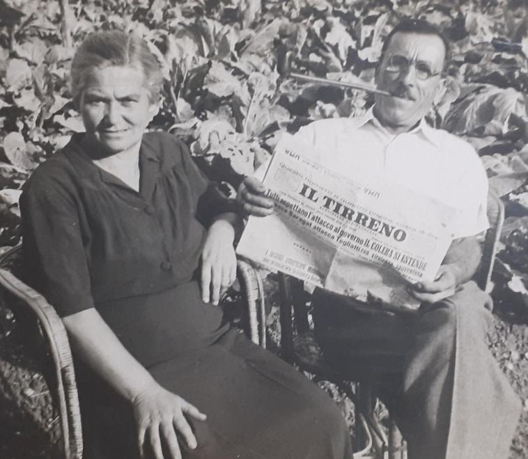 Dal cassetto la foto del ‘47 dei nonni con Il Tirreno per la figlia in America