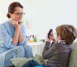 In Toscana la metà dei bambini di 8 anni ha già il cellulare