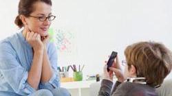 In Toscana la metà dei bambini di 8 anni ha già il cellulare