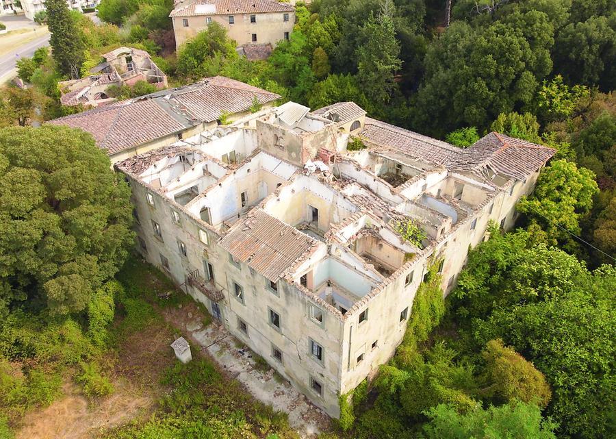 Certaldo, tutti uniti per salvare la Villa