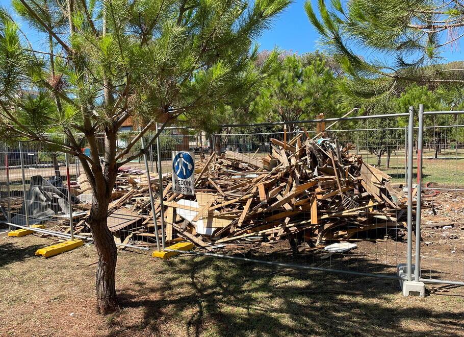 Un pezzo di storia follonichese abbattuto dalle ruspe in pineta