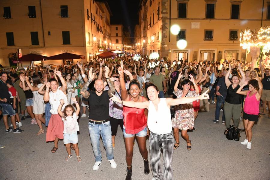 Notte Bianca a Lucca, che successo: in città migliaia di persone 