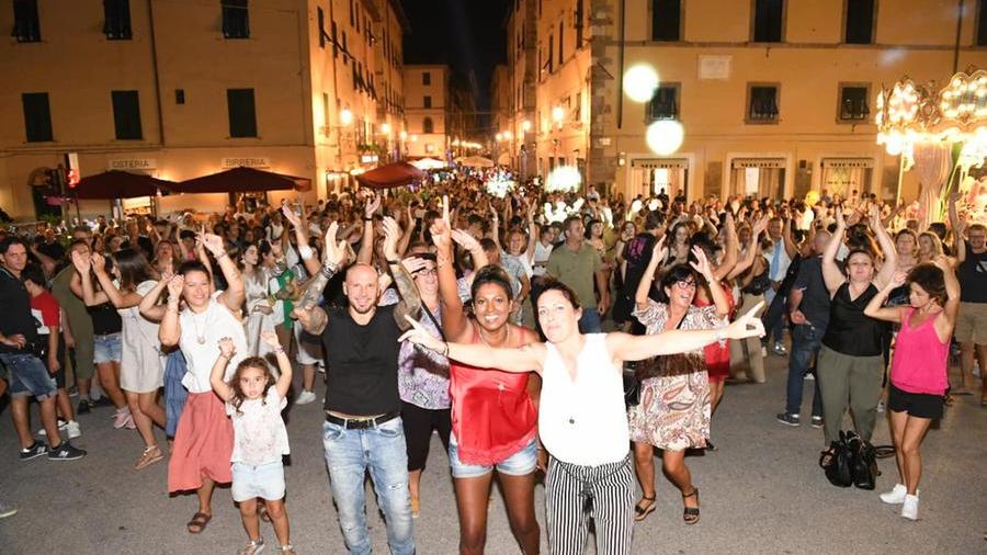 Notte Bianca a Lucca, che successo: in città migliaia di persone