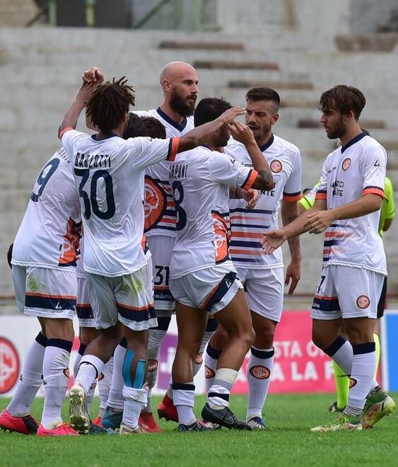 Pistoiese-Aglianese, è subito derby. Cascione e Baiano: parole al miele 