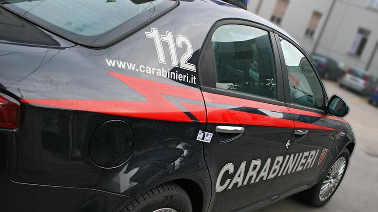 Maxi-rissa fra bande a Torre del Lago, in 40 con mazze e sassi