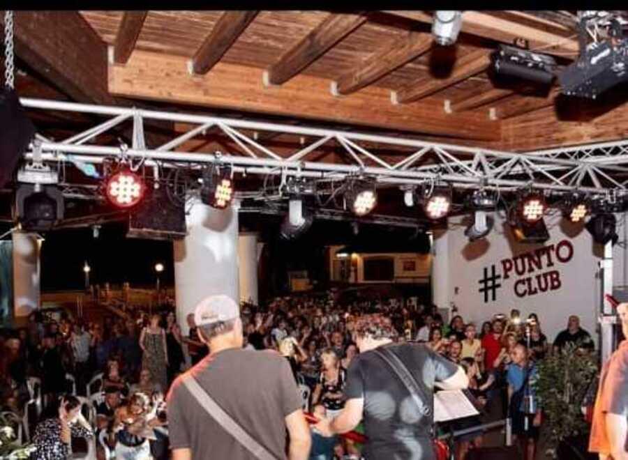 Botte in discoteca, un ragazzo ferito a Zocca