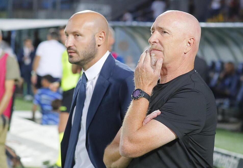 Il diesse Claudio Chiellini e il tecnico Maran