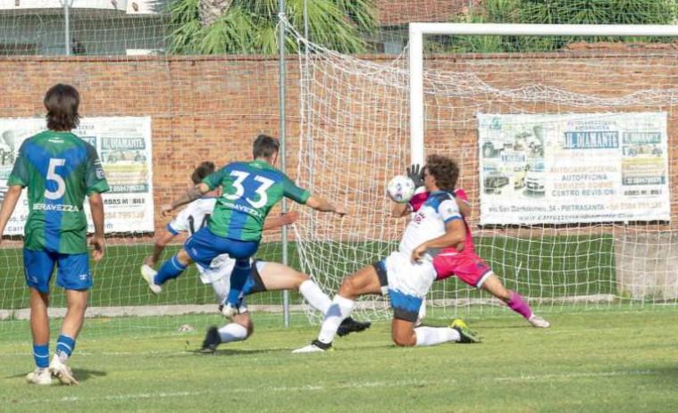 Seravezza padrone del campo: Real Forte alza bandiera bianca 