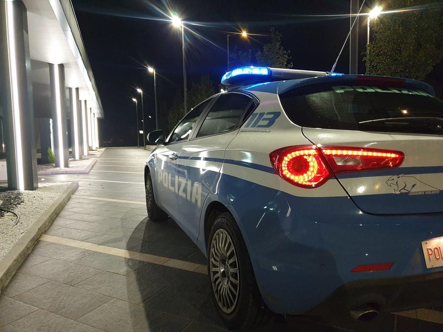 Ruba la borsetta nel fast food, fermato e arrestato in stazione