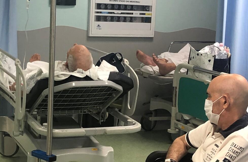 Olbia, al pronto soccorso per 15 ore: «Vi racconto la mia odissea»