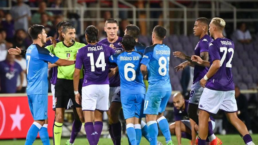 Multa da 15mila euro alla Fiorentina per cori anti-Napoli