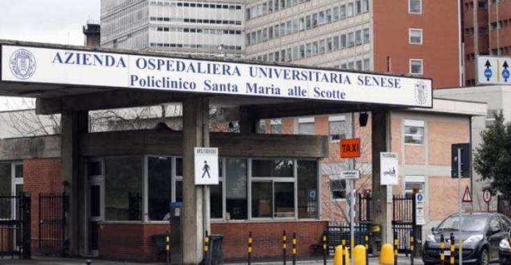 
	L'ospedale di Siena: qui la donna &egrave; ricoverata in seguito all'incidente stradale in cui ha perso il marito&nbsp;

