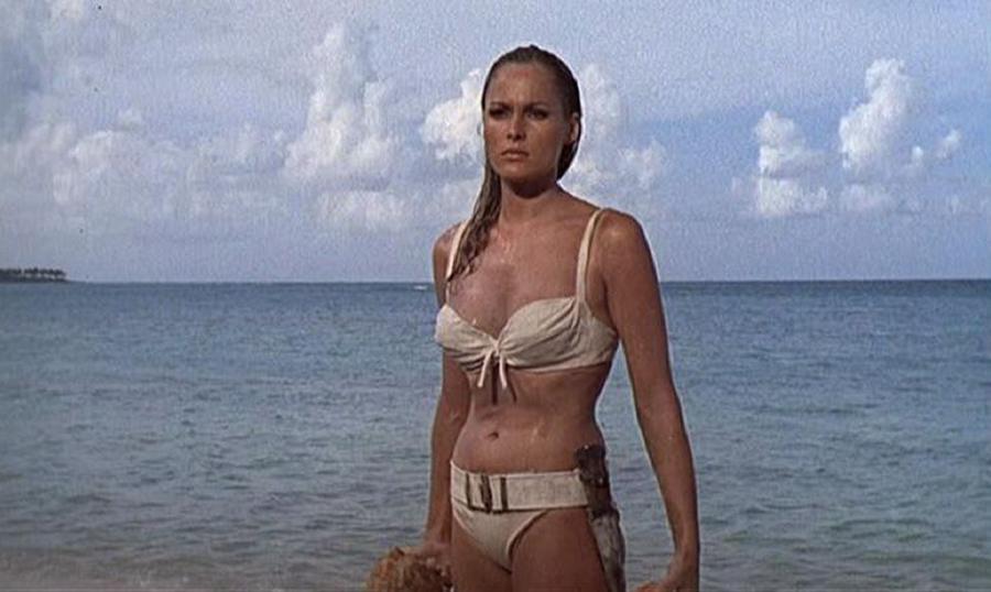 
	Ursula Andress in Agente 007 licenza di uccidere

