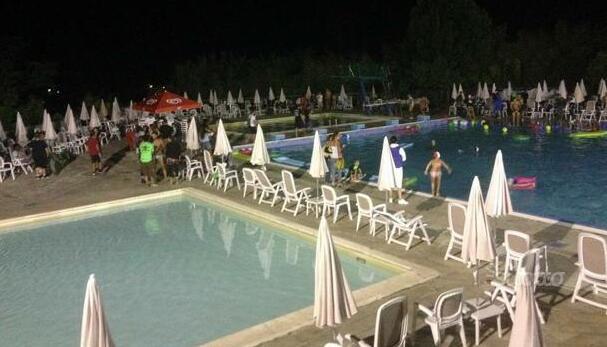 Piscine, acque agitate. Bagni di Lucca, chiude l’impianto di Villa Ada