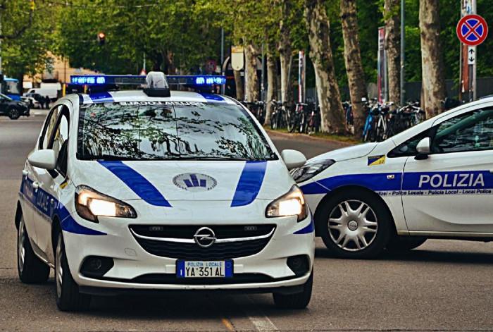 Nel divano ha 4 chili di marijuana: patteggia e finisce in comunità