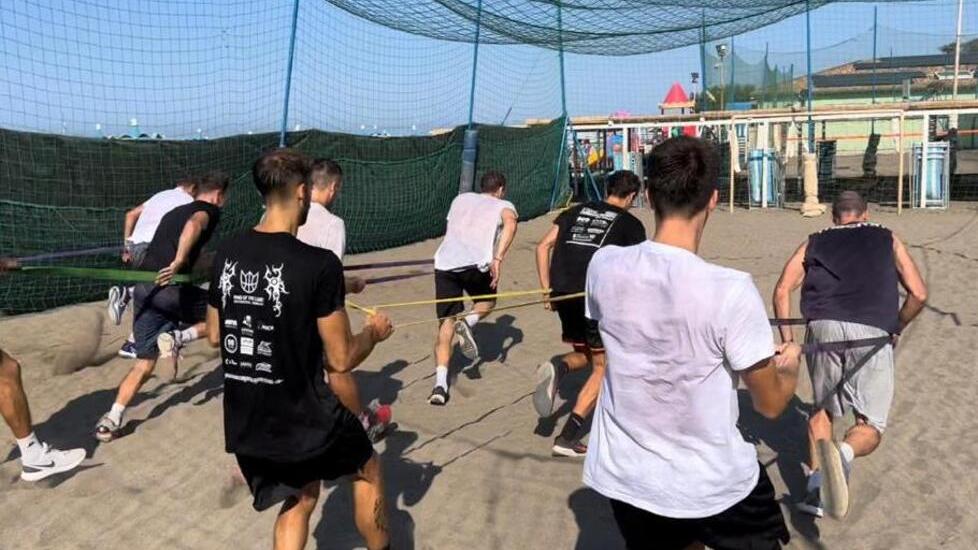 Basket Cecina scende in... spiaggia: «Così ci prepariamo alla C Gold»