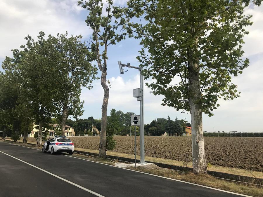 Carpi, funziona la “cura autovelox” sulla strada “Romana”: multe dimezzate, ma sono 12 mila