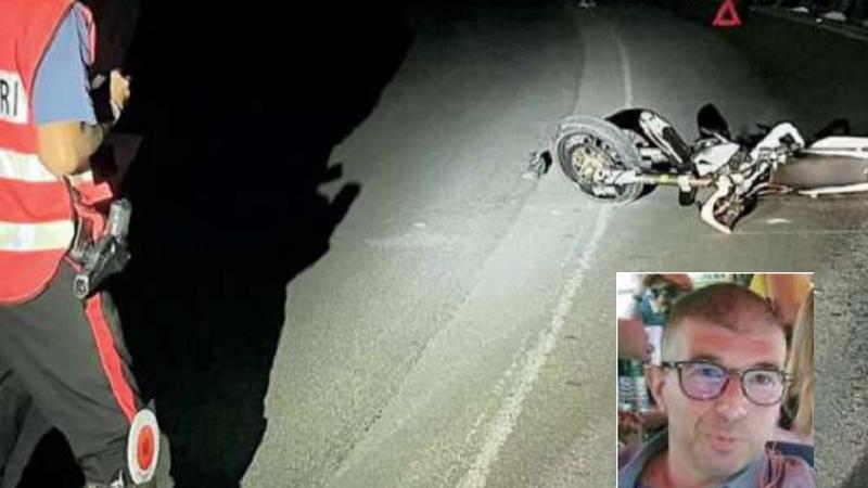 
	La moto distrutta dopo l&#39;incidente e, nel riquadro, la vittima Pier Giuseppe Polo


