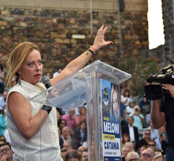 Meloni in ritirata sul rigassificatore di Piombino: «Se non ci sono alternative dico sì» 