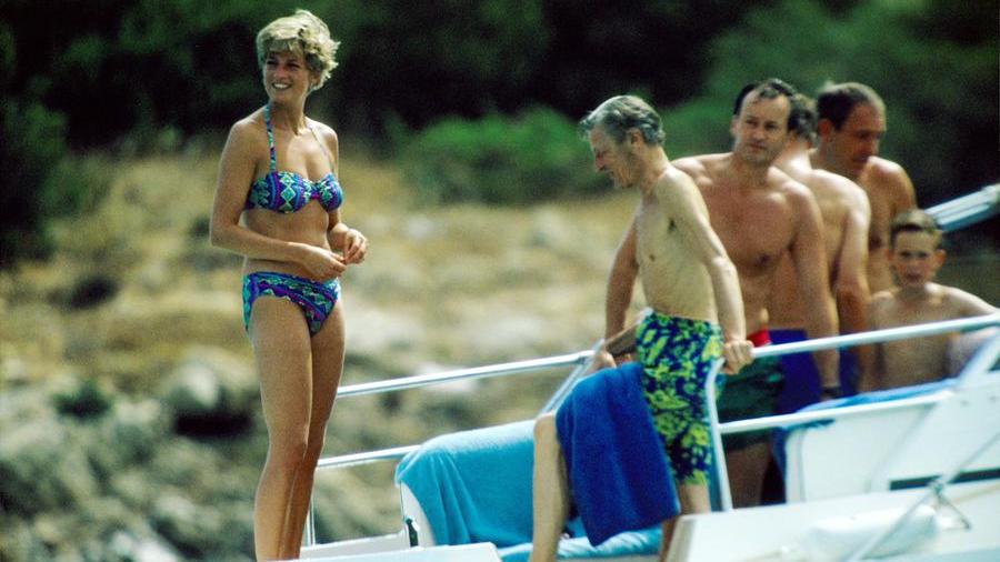 Capo di Coda di Cavallo, Diana d'Inghilterra in costume da bagno Massimo Sestini e lo scatto 'rubato' di Lady D.