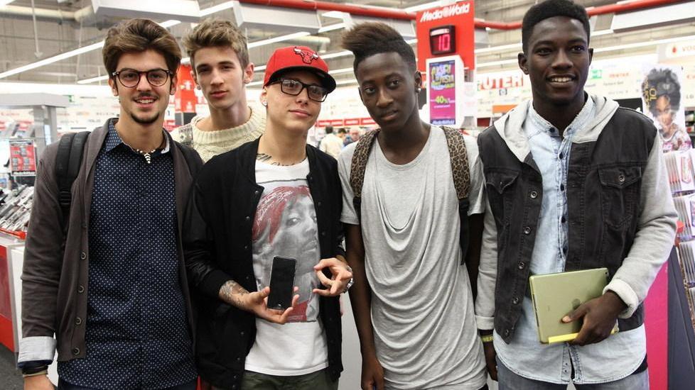 Tutti in fila per l’iPhone 6