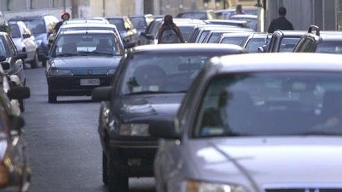 Via Cecconi-via Roma lo stradello è chiuso. Protestano i negozianti