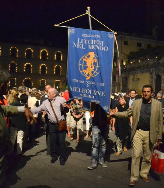 Lucchesi nel mondo, il ritorno alla Santa Croce