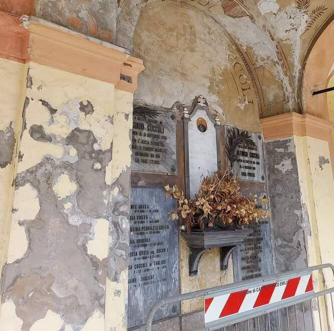 Castelfranco. Cimiteri malandati e i parenti si ribellano Il Comune si scusa: «Mancano risorse» 